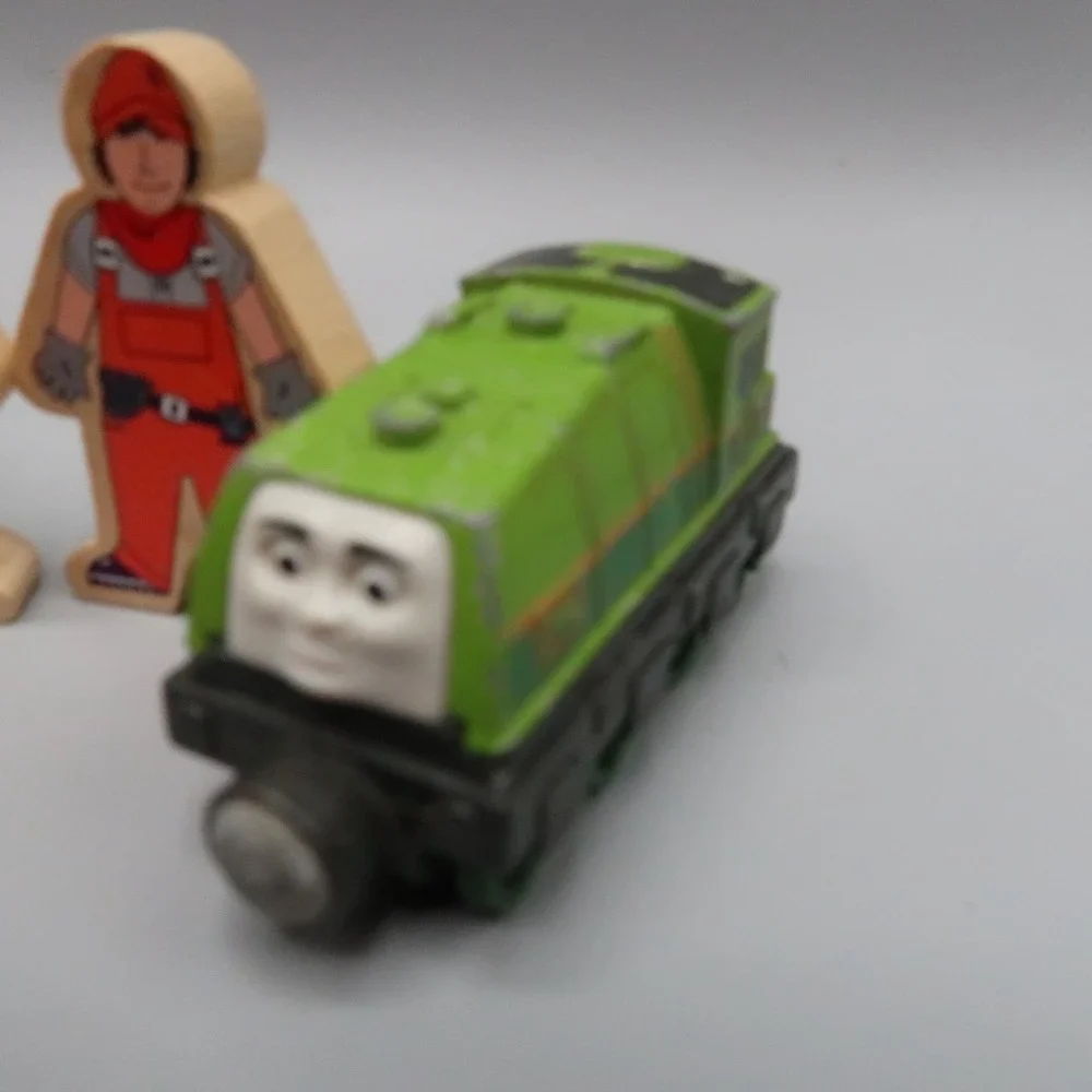 Thomas‎ & Friends Wooden Railway Rosie Harvey Tender cars Gas Pump Conductor lot